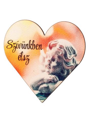 4db. Szívünkben élsz feliratos dekor fa szívecske 6 x 6cm