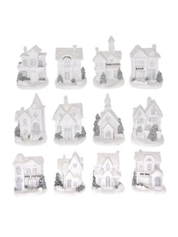 Téli házikó LED-es- elemes- poly- 7x6x10 cm- fehér- ezüst- 12 féle